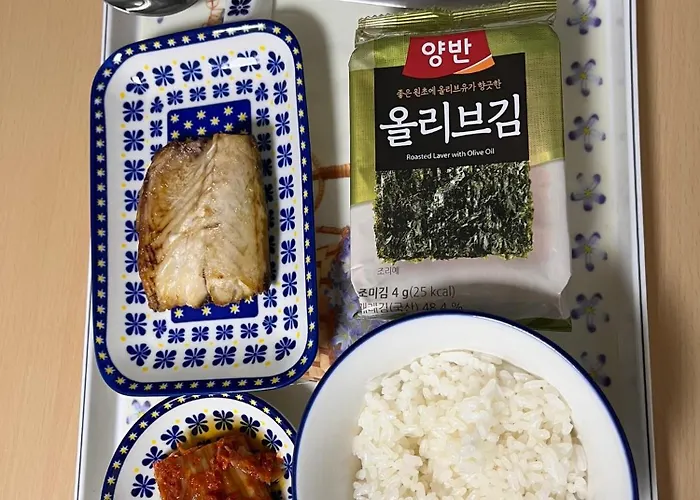 Bueno Day - Between Hongdae & Palace Gyeongbokgung 외국인도시민박업 한국인예약금지 ホステル *