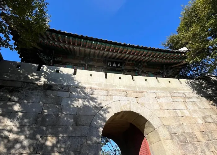 Bueno Day - Between Hongdae & Palace Gyeongbokgung 외국인도시민박업 한국인예약금지